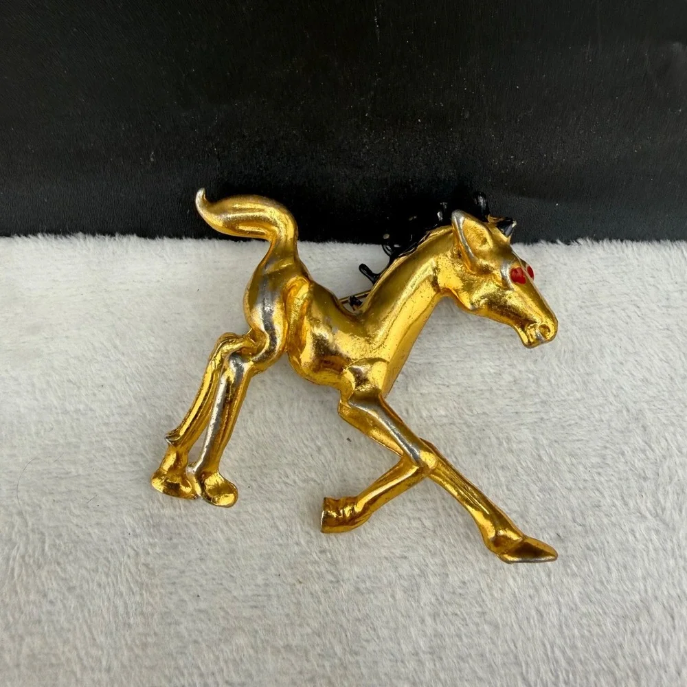Vintage Horse Brooch Gold Tone Pot Metal